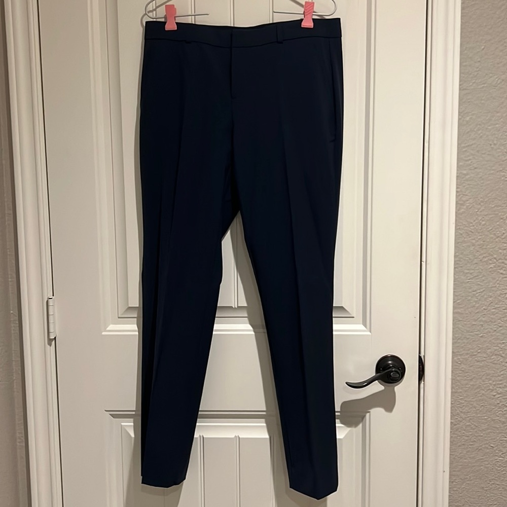 Size 6R. Banana republic navy pleated Ryan dress pants